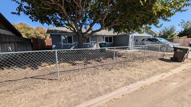 Building Photo - Remodeled 3 Bedroom 2 Bath Home
