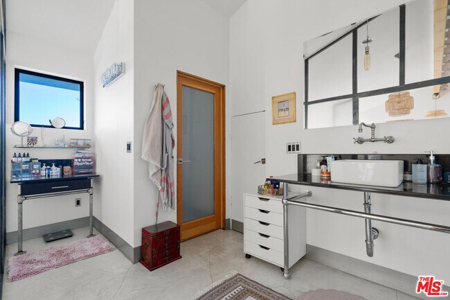 Building Photo - 20784 Medley Ln