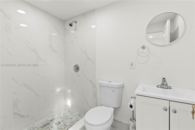 Building Photo - 4685 SW 33rd Dr