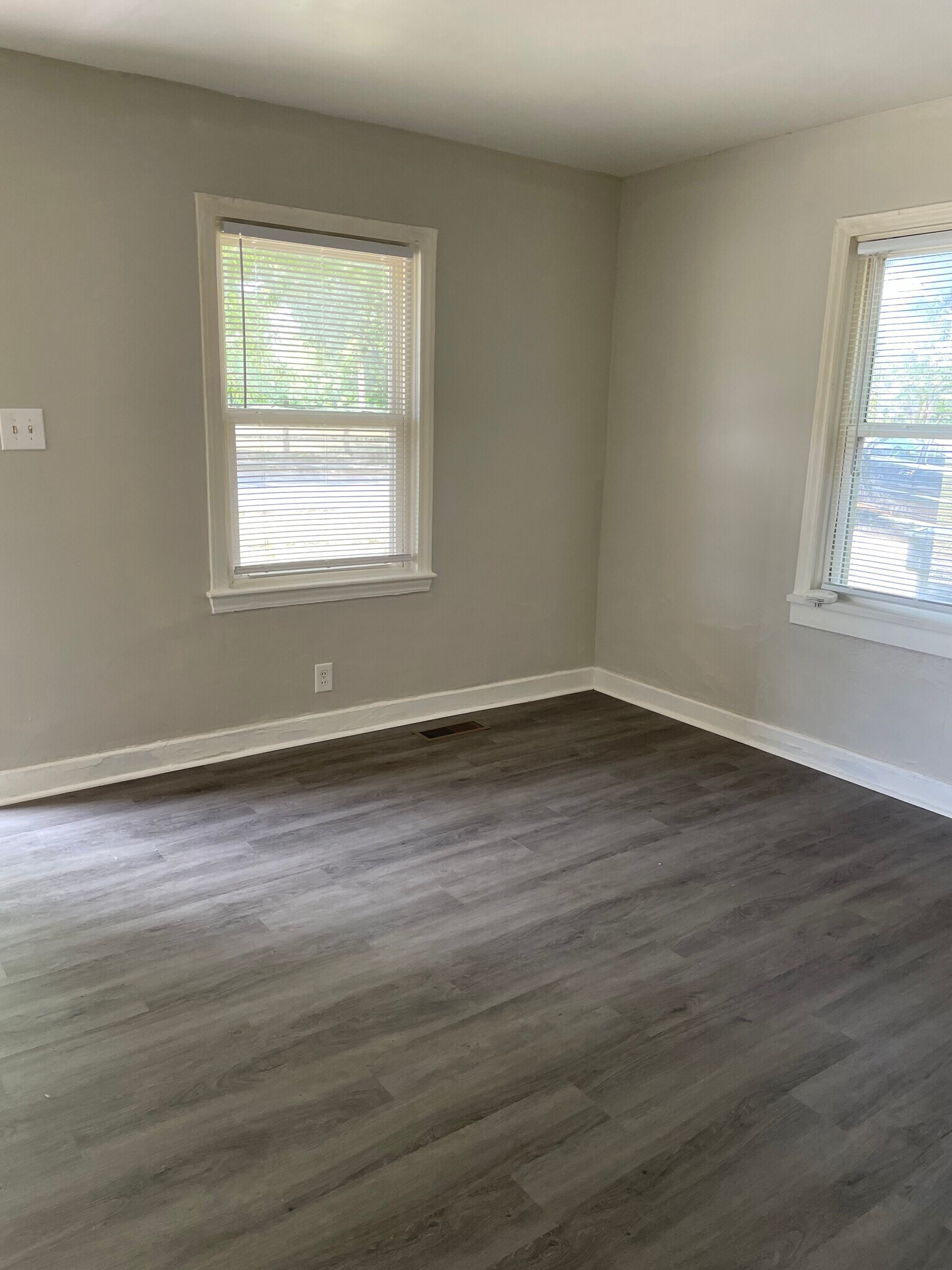 Building Photo - 836 Rodey Ave