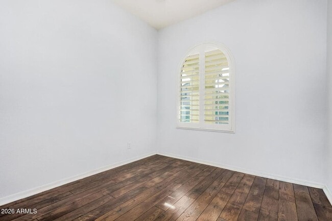 Building Photo - SFH 4-3