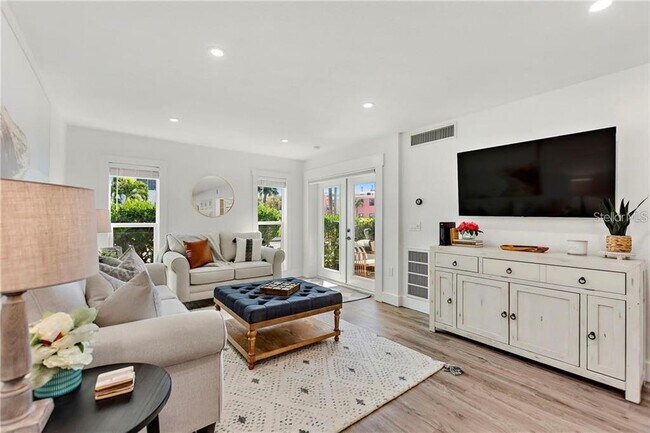 Building Photo - 7003 Sunset Way