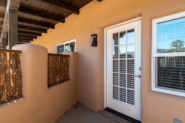 Building Photo - 610 Paseo De La Cuma