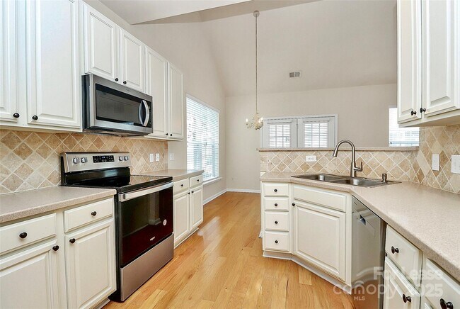 Building Photo - 10212 Jacobs Creek Dr