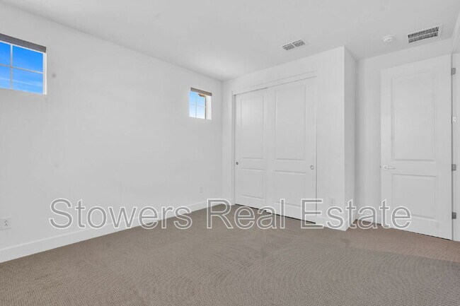 Building Photo - 176 Raven Cir