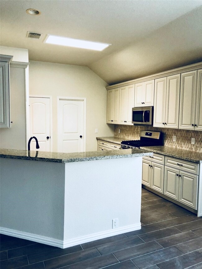Building Photo - 6319 Deep Canyon Dr