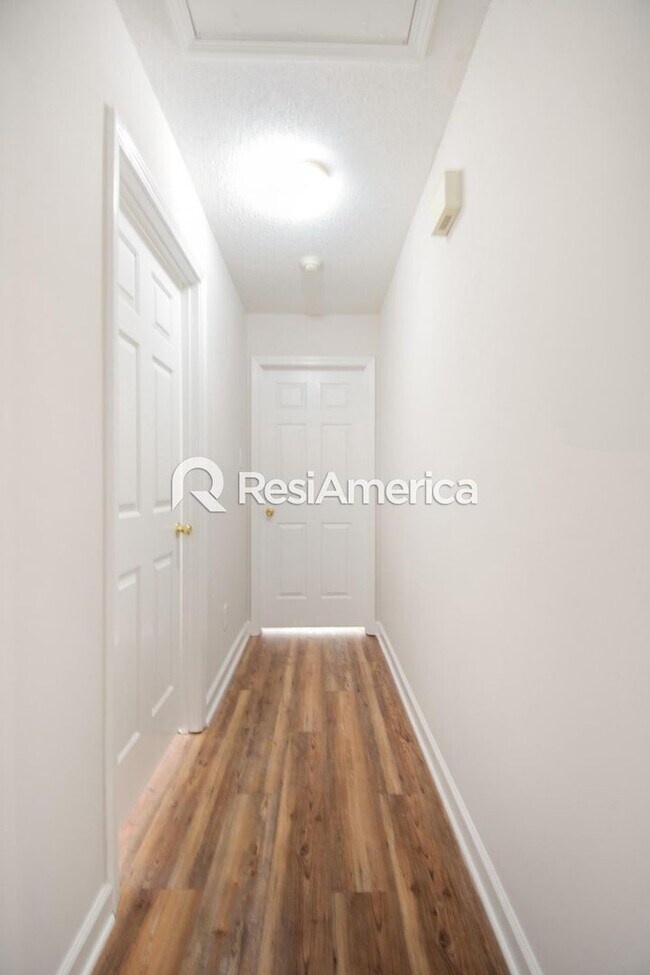 Building Photo - Newly Updated 4BR/2B home in Daybreak-Bart...