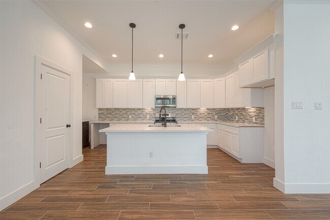 Building Photo - 13419 Scott St