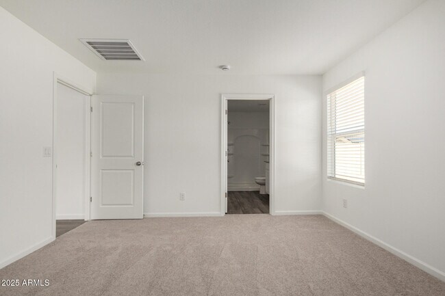 Building Photo - 1459 E Peggy Dr