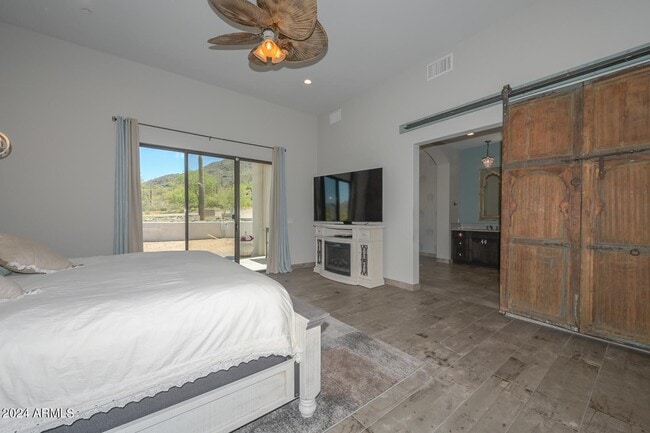 Building Photo - 5861 E Cloud Rd