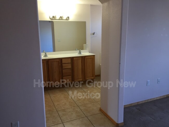 Building Photo - 828 Kipuka Dr NW