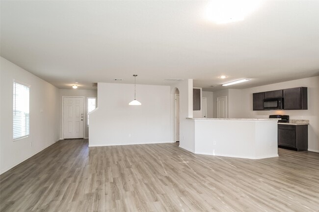 Building Photo - 3119 Primrose Dr