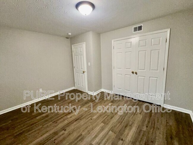 Building Photo - 276 Grinder Ct