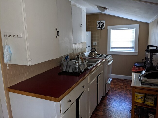 Kitchen 1 - 21 Briggs St