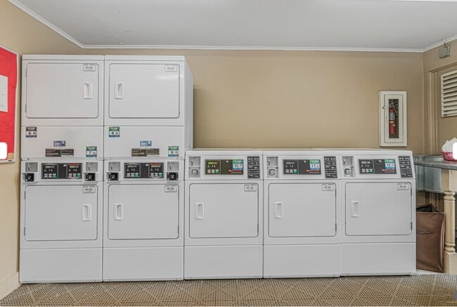 Building Photo - 32 Montego Colony