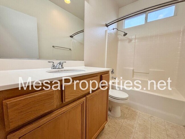 Building Photo - 12261 Luna Rd