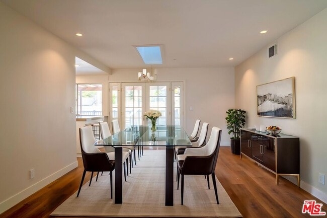 Building Photo - 233 Longfellow St