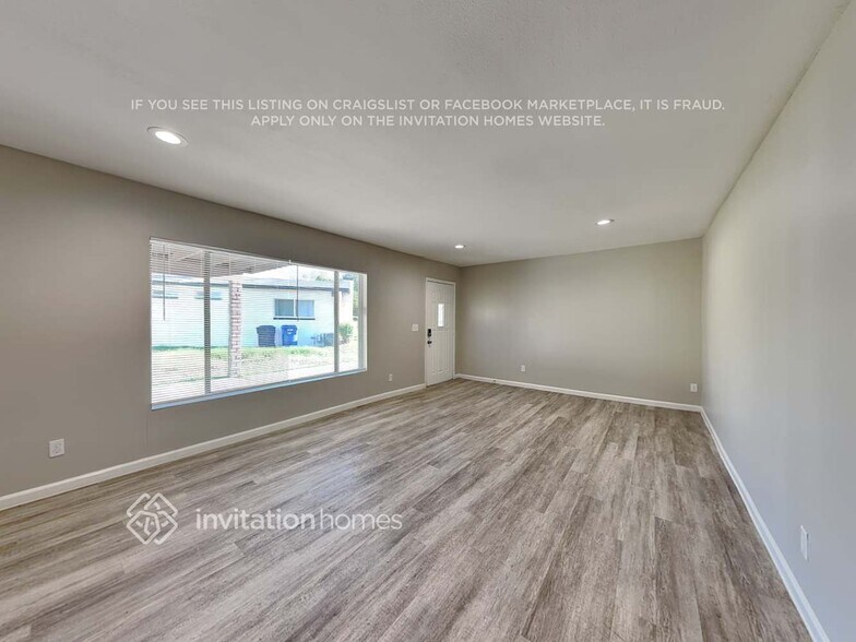 Building Photo - 2458 E Alpine Ave