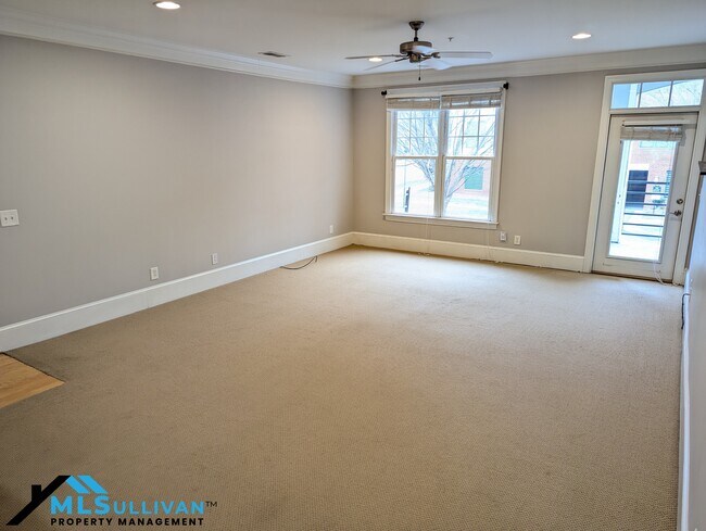 Building Photo - 401 Finsbury St