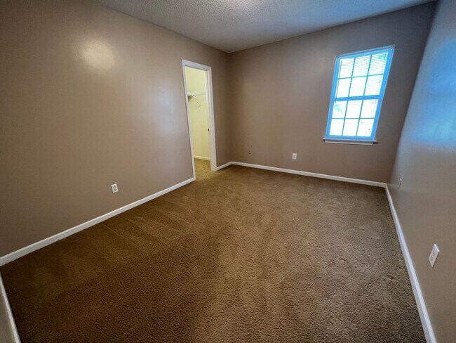 Building Photo - Charming 3 Bedroom, 2 Bath Home in Ogden!