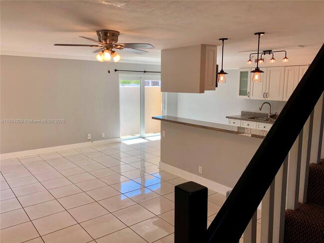 Building Photo - 15820 SW 90th Ct
