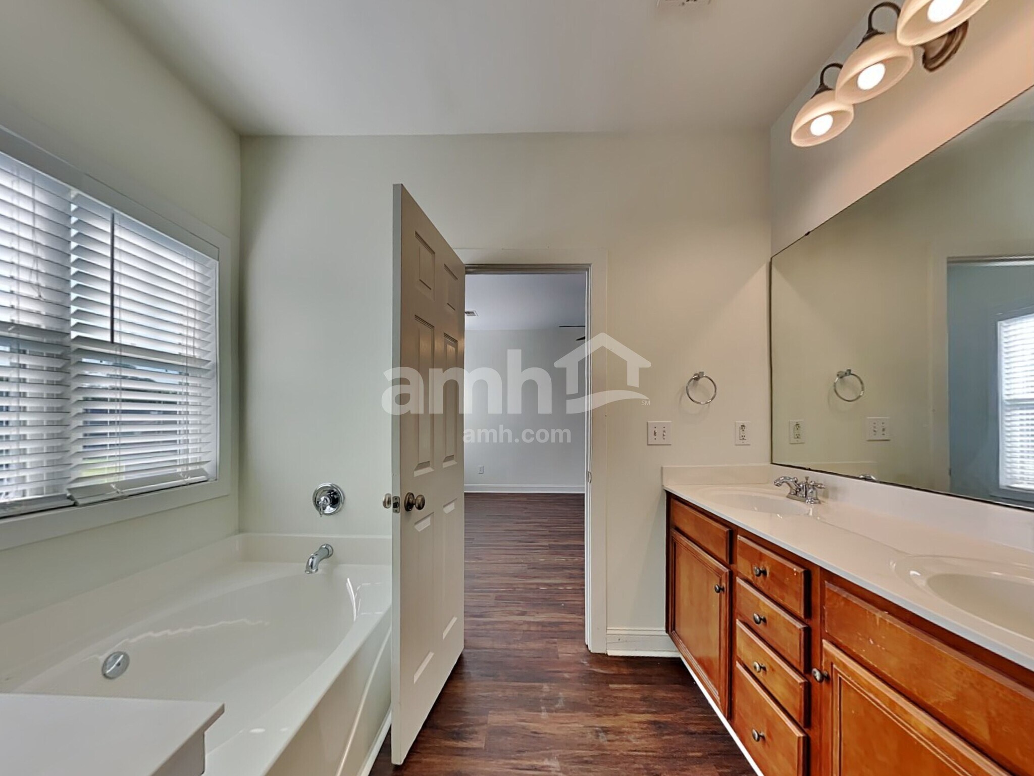 Building Photo - 1079 Moss Grove Dr
