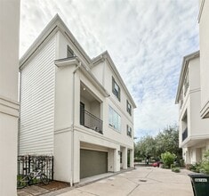 Building Photo - 2 Hermann Park Ct
