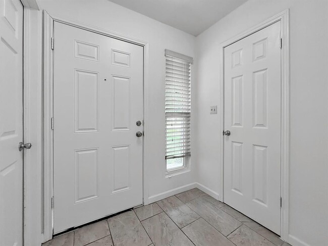 Building Photo - 403 Fantail Loop