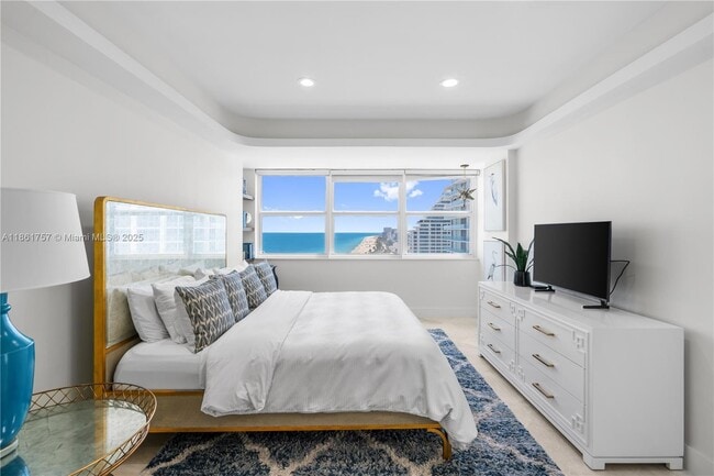 Building Photo - 209 N Fort Lauderdale Beach Blvd