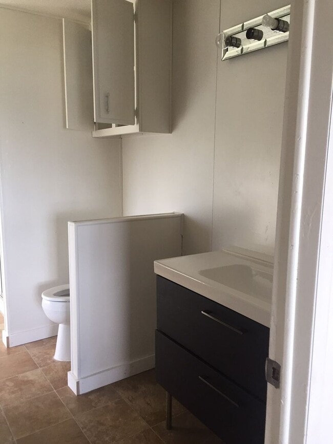 Building Photo - 1616 Cornelius Ave