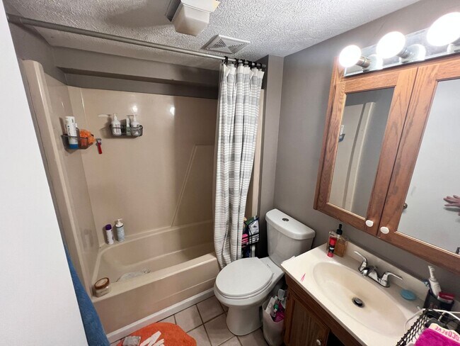 Building Photo - Home available in Christiansburg