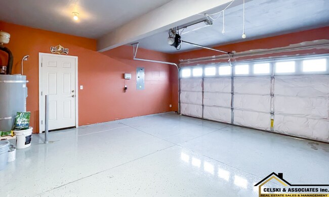Building Photo - 4 Bedroom, 2.5 Bath with an Office!