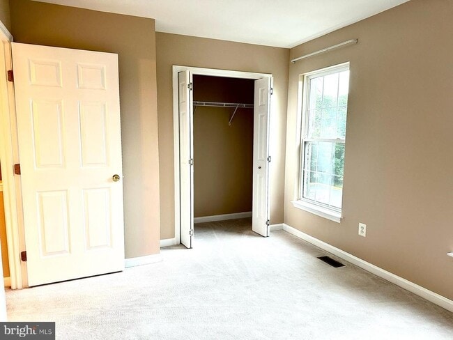 Building Photo - 21057 Pickerelweed Terrace