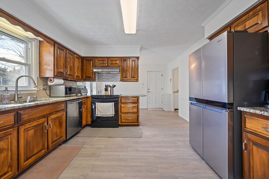 Building Photo - 1223 Settlebench Ln