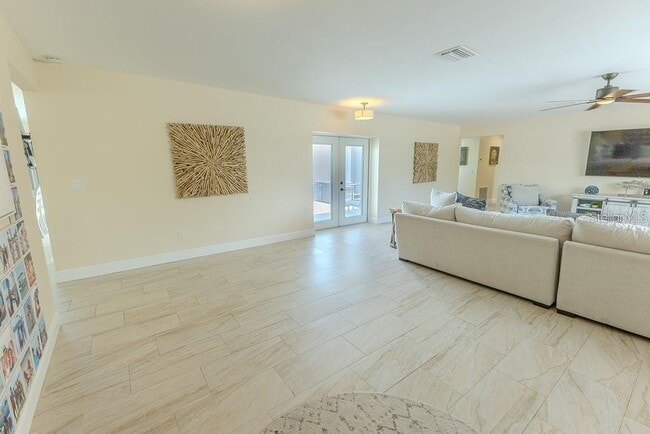 Building Photo - 5021 Porpoise Pl