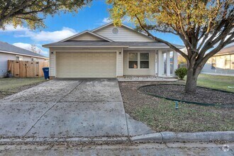 Building Photo - Charming 3 Bed, 2 Bath House with Serene Yard