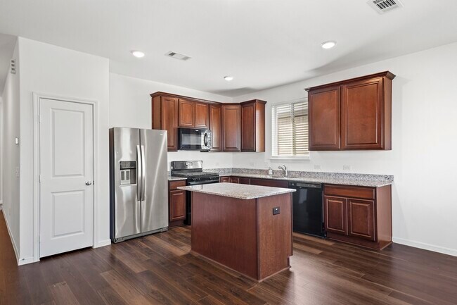 Building Photo - 329 Paso Fino Dr