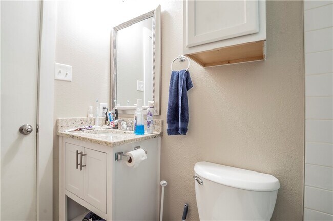 Building Photo - 10622 Golden Quail Dr
