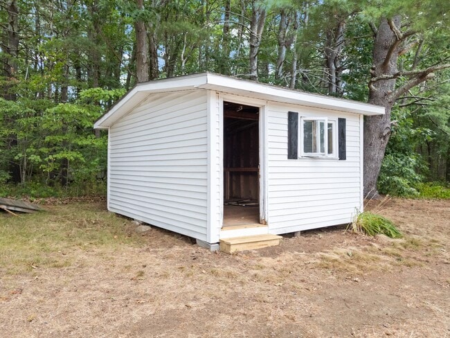 Building Photo - 381 Littlefield Rd