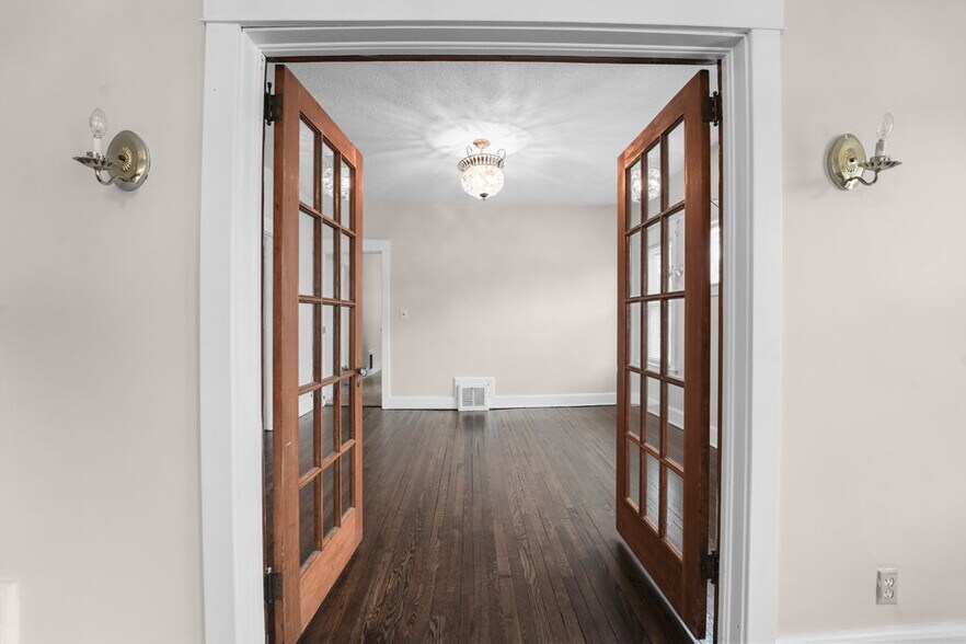 Building Photo - 44 Rotary Ave