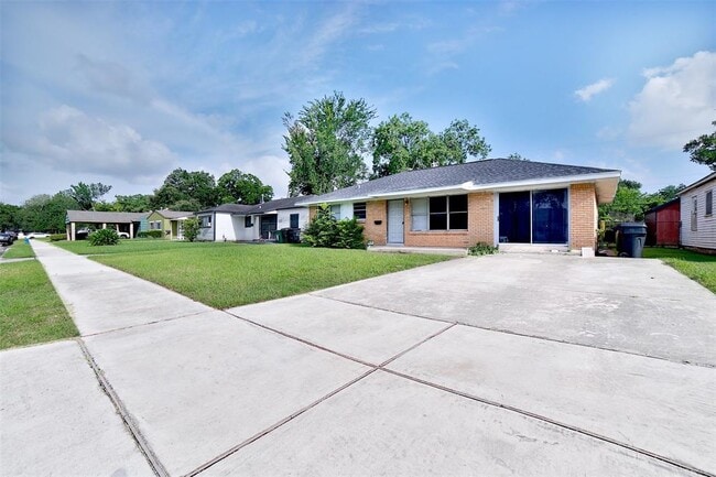 Building Photo - 4326 Tareyton Ln