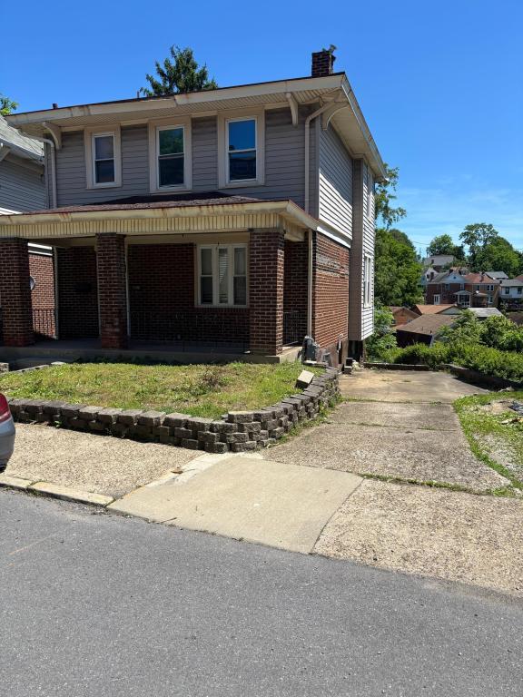 Building Photo - 2823 Clermont Ave