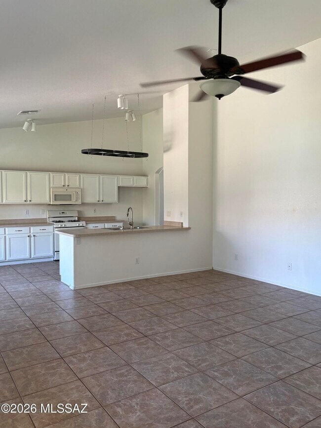 Building Photo - 7648 W Creosote Spring Ct