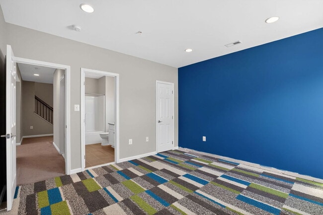 Building Photo - 41309 Chestnut Hill St