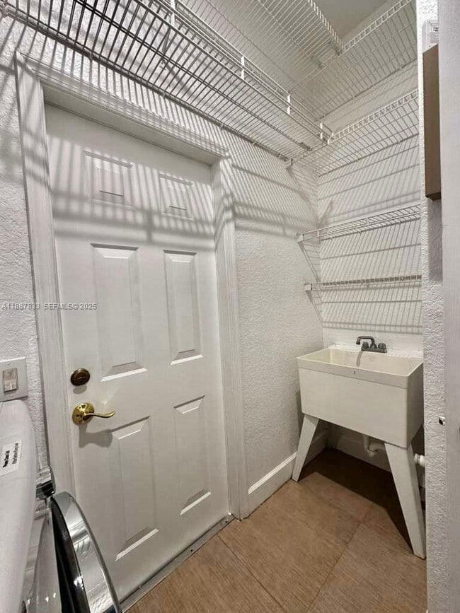 Building Photo - 1761 Aspen Ln