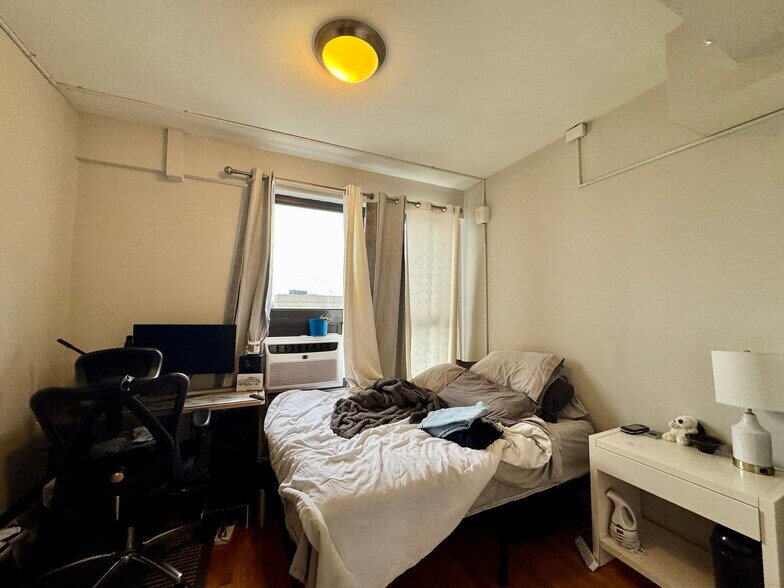 Building Photo - 12 Stoneholm St