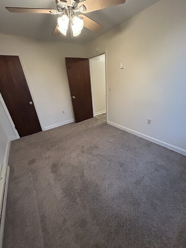 Building Photo - 1 Bedroom Apartment in York – Available early October