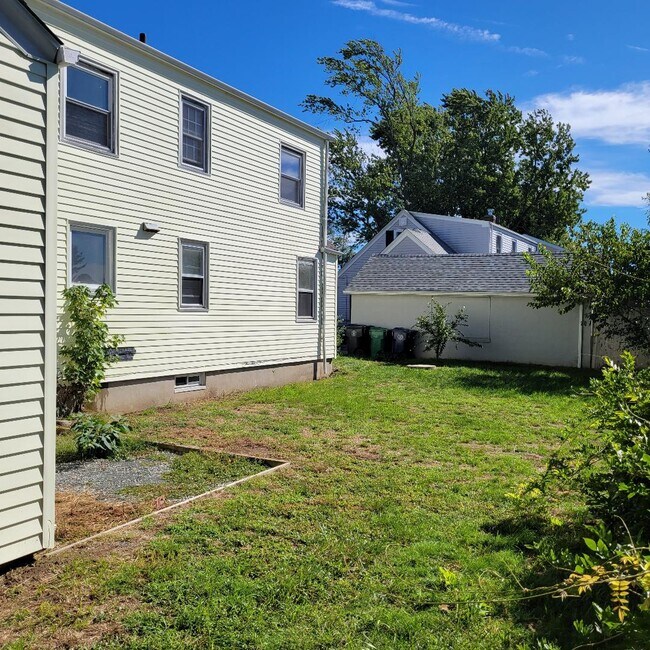 Building Photo - 157 George Arden Ave