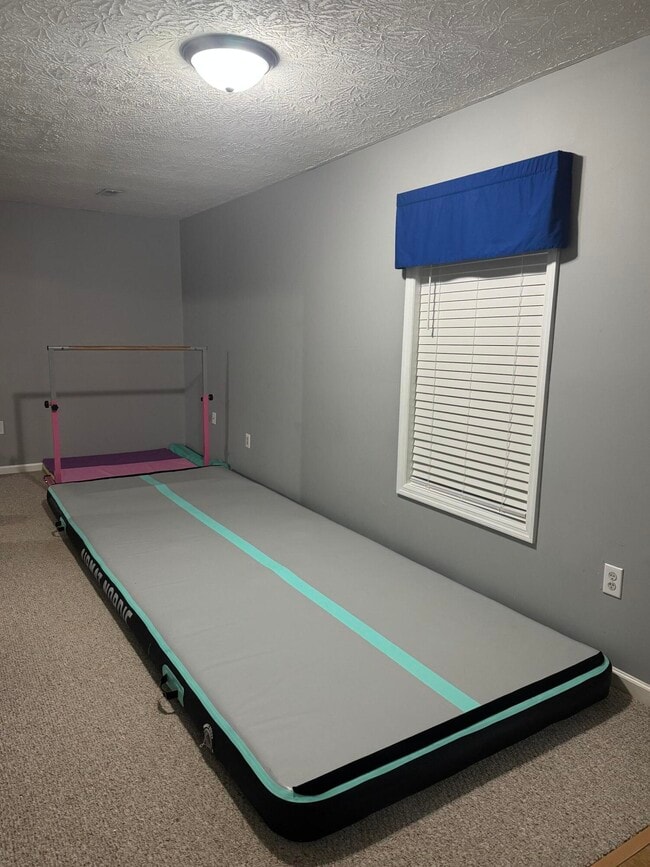 Building Photo - 2688 Woodlawn Way