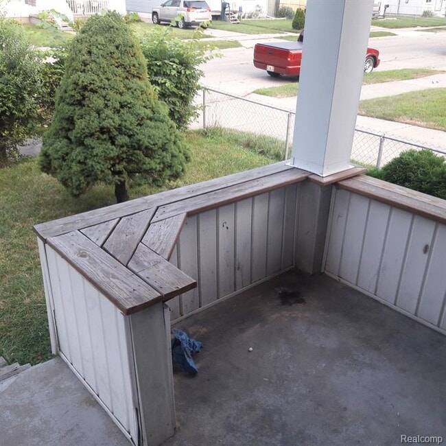 Building Photo - 23304 Harding Ave